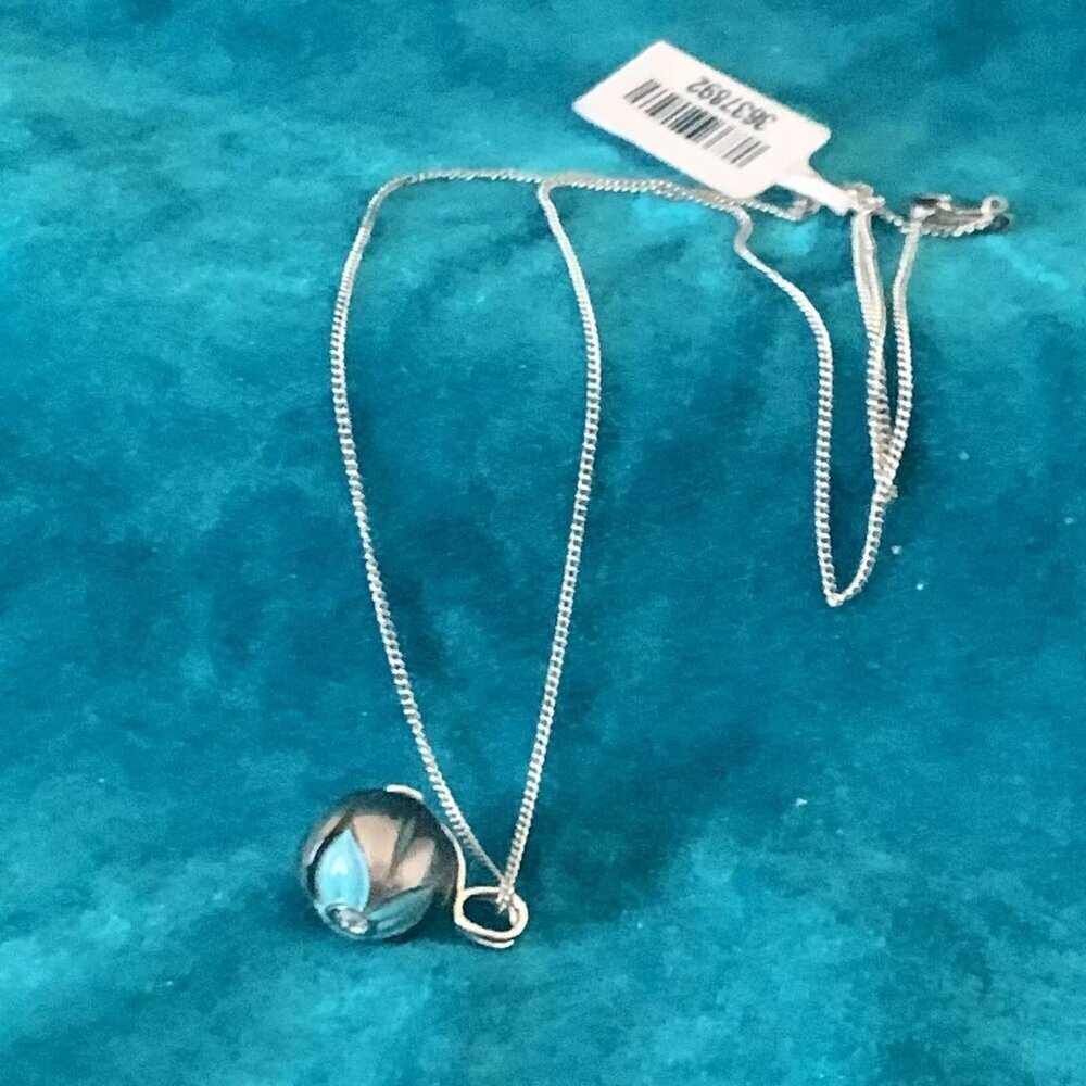 Sterling silver Dainty pendant necklace - 18 in chain - Flower w/ crystal